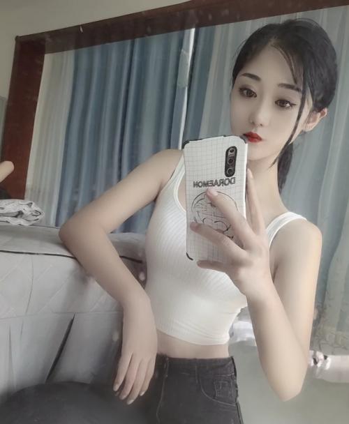 肤白貌美身材好，性感火辣的高颜值