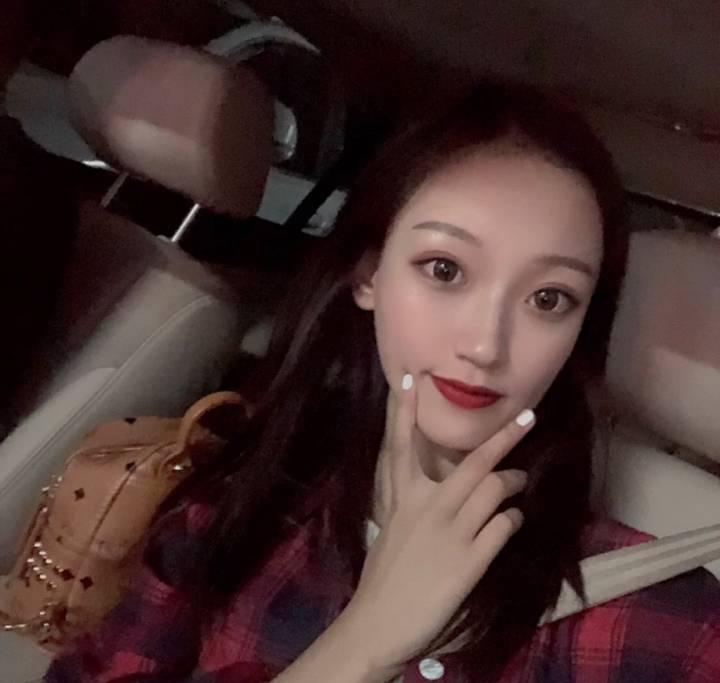 高校女孩，水多活好